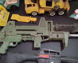 Topper gun
