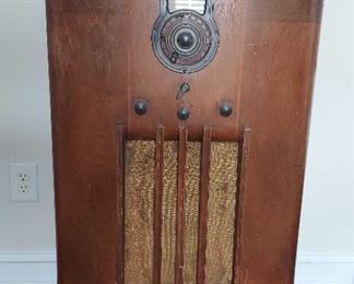 Antique Philco Tube Radio
