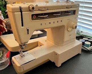 Singer Sewing machine with quilting attachment table