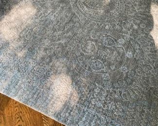 Wool 7'x10' (approx.) area rug