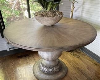 Round table by Hooker