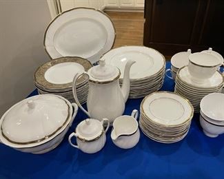 Wedgewood Windsor Black china set