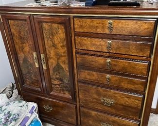  Bedroom chests