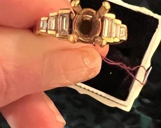 Beautiful Baguette diamond 18 karat gold semi mount engagement ring
