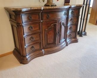 PULASKI SAN MATEO MARBLE TOP 9 DRAWER DRESSER/CONSOLE