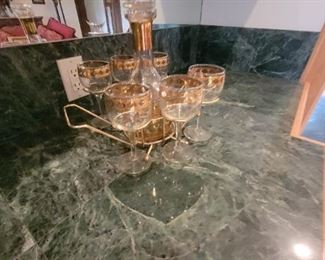 VINTAGE DECANTER SET