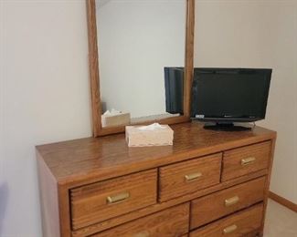 STANLEY 7 DRAWER DRESSER & MIRROR