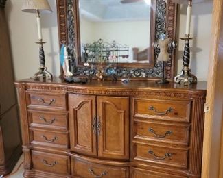 FLEXSTEEL WYNWOOD BEDROOM SUITE