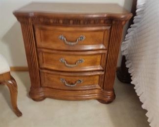 FLEXSTEEL WYNWOOD BEDROOM SUITE