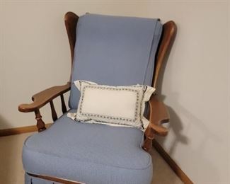 CARLTON SPRAGUE STATIONARY CHAIR