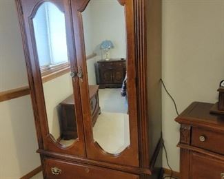 VAUGHAN BEDROOM SUITE