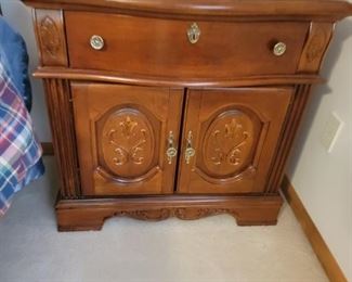 VAUGHAN BEDROOM SUITE