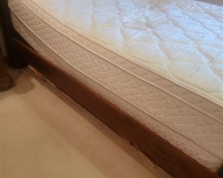 QUEEN SIZE SLEEP NUMBERS ADJUSTABLE BASE BED.  2 WIRED REMOTES FOR BLADDER.  1 WIRELESS REMOTE FOR ADJUSTABLE BASE