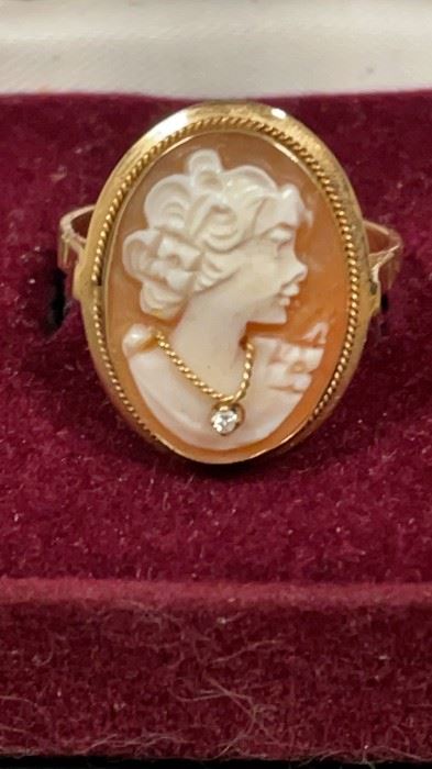 14K Gold Cameo Ring
