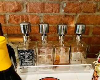 VTG liquor decanter set