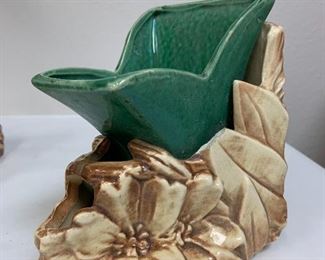 https://www.ebay.com/itm/125526187456	JF4005 Art Nouveau McCoy Matching Tulip Bookend Planters
