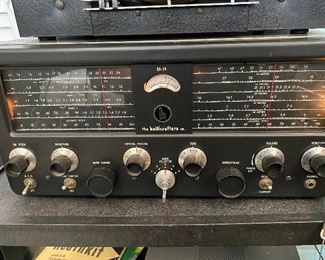 https://www.ebay.com/itm/125532675185	NW5706 Hallicrafters SX-71 Radio Receiver shortwave Ham Radio Local Pickup 
