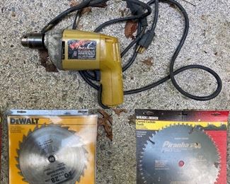 Black & Decker 3/8” VSR Drill no. 7127
Dewalt Circular Saw Blade 10” 28 chisel teeth 5/8”-new
Black & Decker Curved Carbide Tooth Circular Saw Blade 10” Piranha-new