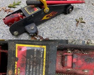 Larkin SK-3F Floor Jack 2Ton Lifting Range 5-8/25” - 13”