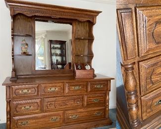 Vintage 2 pc Dresser with mirror