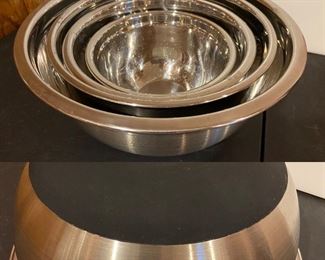 Heavy Gauge Set of 4 Stainless no slip Mixing Bowls