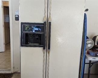 Whirlpool Refrigerator Mo: ED25DWYN02; Ser: SB2924770