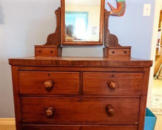 Chest of Drawers with Mirror
