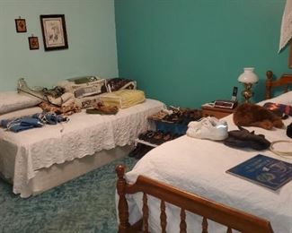 Bedding
Women's size 9-1/2 shoes and sandals
Matching twin bed set