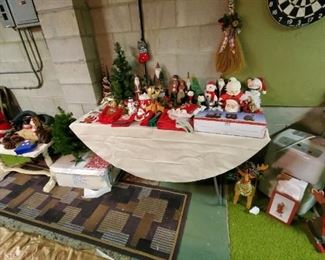 More Christmas decor 