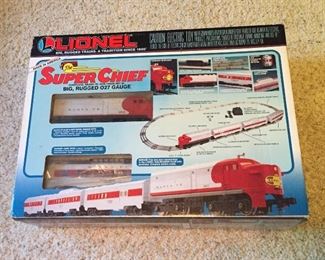 Lionel Super Chief 027 Gauge Train Set 6-11739