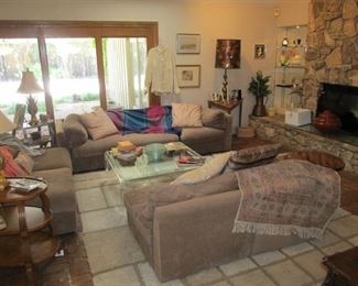 A fun 70s mod sectional pit couch in great condition and very clean! Well cared for!  It can come apart and put together in any combination.