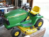 JOHN DEERE LAWN TRACTOR