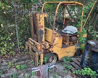 Propane , was told motor ran good last time it was parked (lord only knows how long ago )