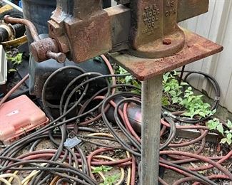 Another very large vice