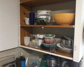 Kitchen- Pyrex too