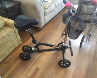 Small scooter with basket & pink horn