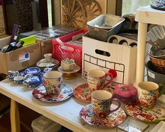 Collectible plates & matching saucers & more kitchen items