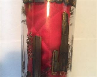 See some of the iconic sites in Chicago on this glass tumbler.