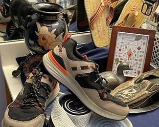 *PRESALE AVAILABLE FOR CLOTHING OR ACCESSORIES* If you are interested in bulk buying or see something you really like, please call to schedule an appointment. Appointment available from 10AM-6PM Mon-Wed. Thank you!