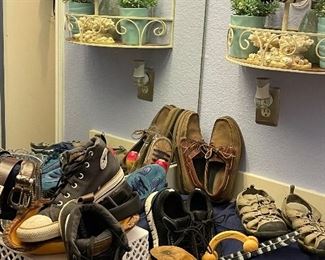 *PRESALE AVAILABLE FOR CLOTHING OR ACCESSORIES* If you are interested in bulk buying or see something you really like, please call to schedule an appointment. Appointment available from 10AM-6PM Mon-Wed. Thank you!