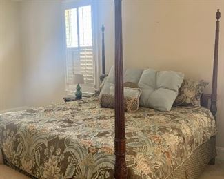 Heritage 4 poster King Size Bed - Includes Mattress