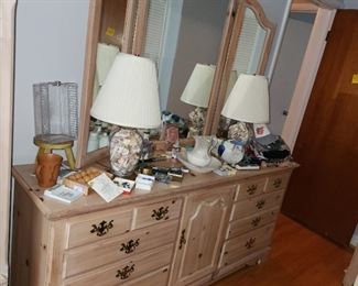 Thomasville Queen bedroom set