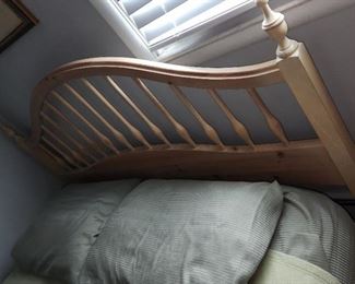 Thomasville Queen bedroom set