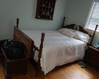 Queen 4 poster bedroom set and cedar trunk