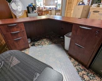 Gorgeous L-shaped desk