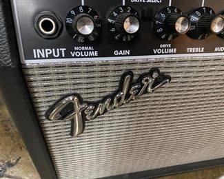 FENDER 15G Amplfier 