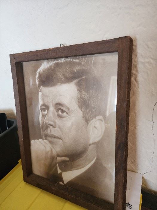 JFK framed pic