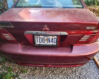 2000 Mitsubishi Galant running need parts due to cosmetic damage such as mirror and passenger side handle, gas cover. Needs a major tune-up as well. A new battery was just bought.