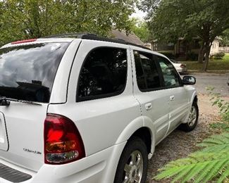 Running 2003 Oldsmobile Bravada 271,000 miles. All leather with sunroof, power locks and windows.Pretty clean inside and out. Need motor replaced on back drivers side window and will need breaks soon. Service light is on.