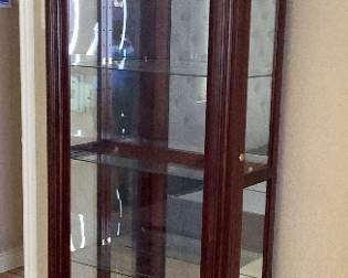 Home Meridian Lighted Display Case